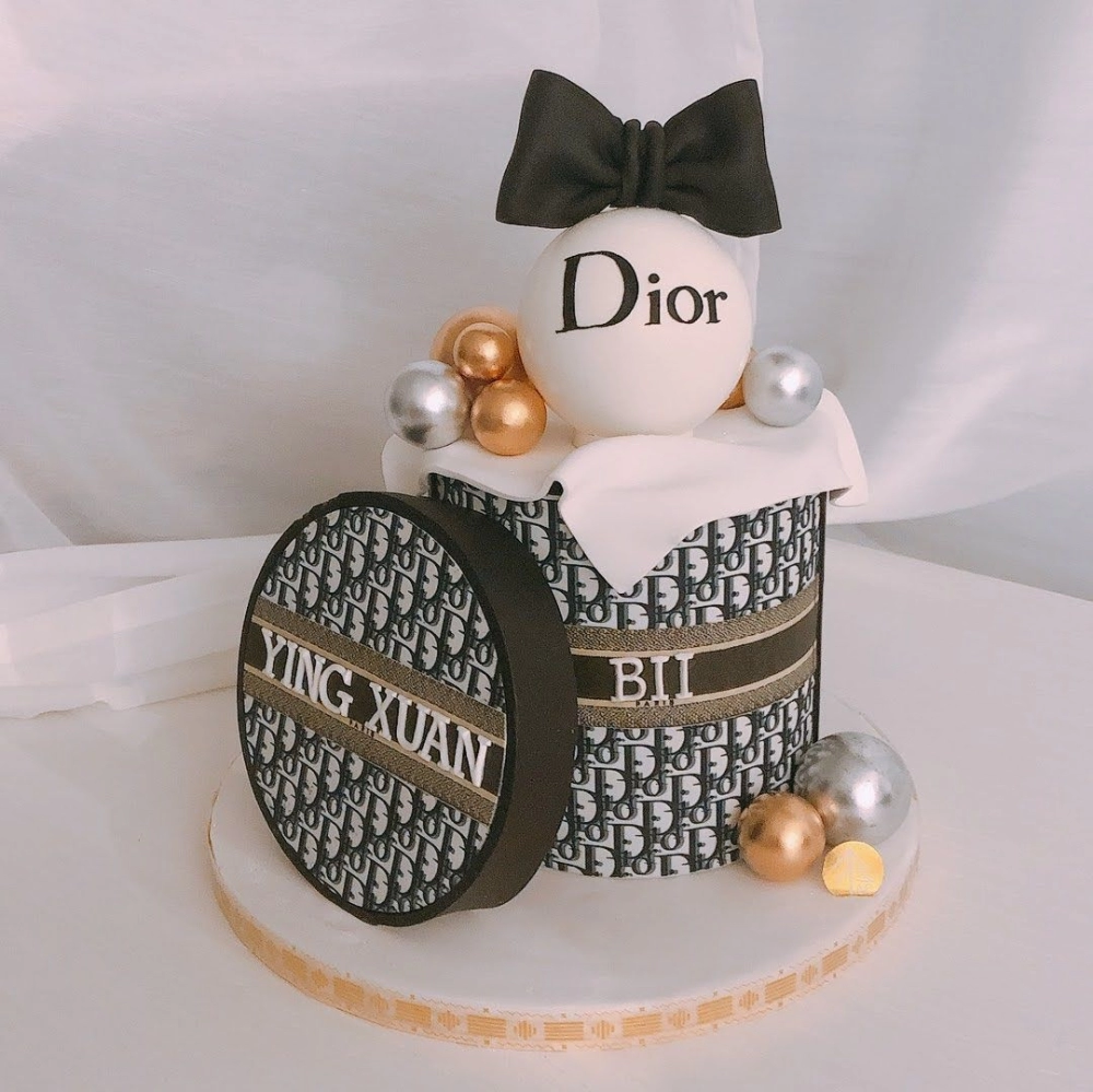 Dior Box Cake