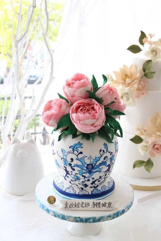 Porcelain Vase Peony Flower Cake
