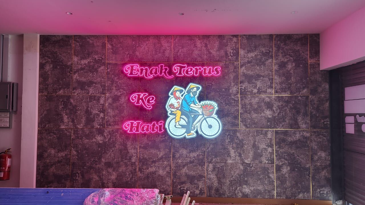 TANDA NEON LED