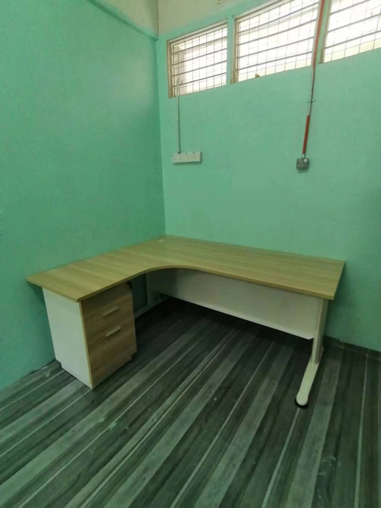 L Shape Executive Manager Office Table | Meja Guru Pejabat Bentuk L | Office Chair Medium Back | Kerusi Pejabat Beroda Cikgu | Modern 3 Seater Office Sofa | Office Furniture | Penang | KL | Perak | Kedah | Pahang | Perlis | Melaka | 