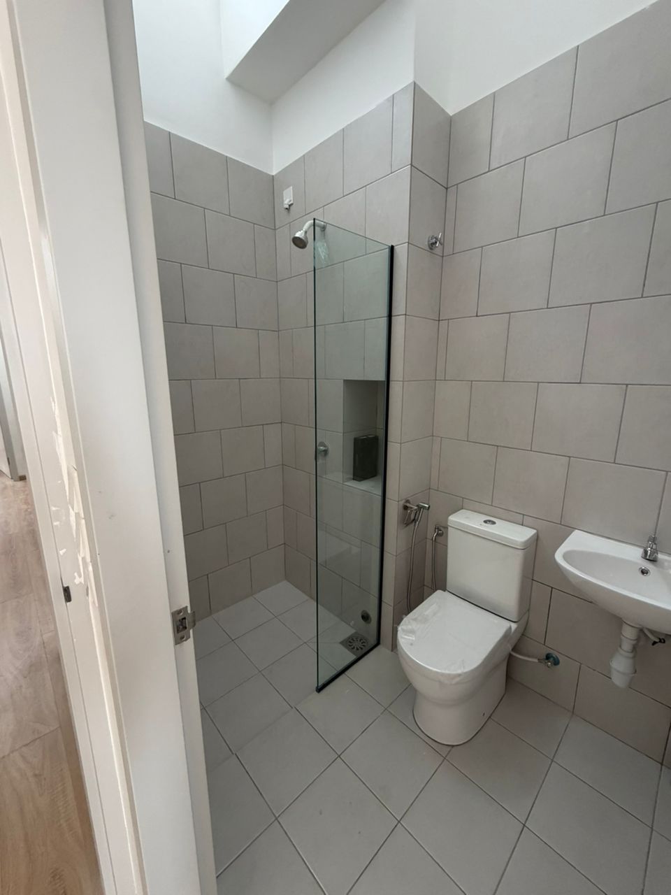 shower screen