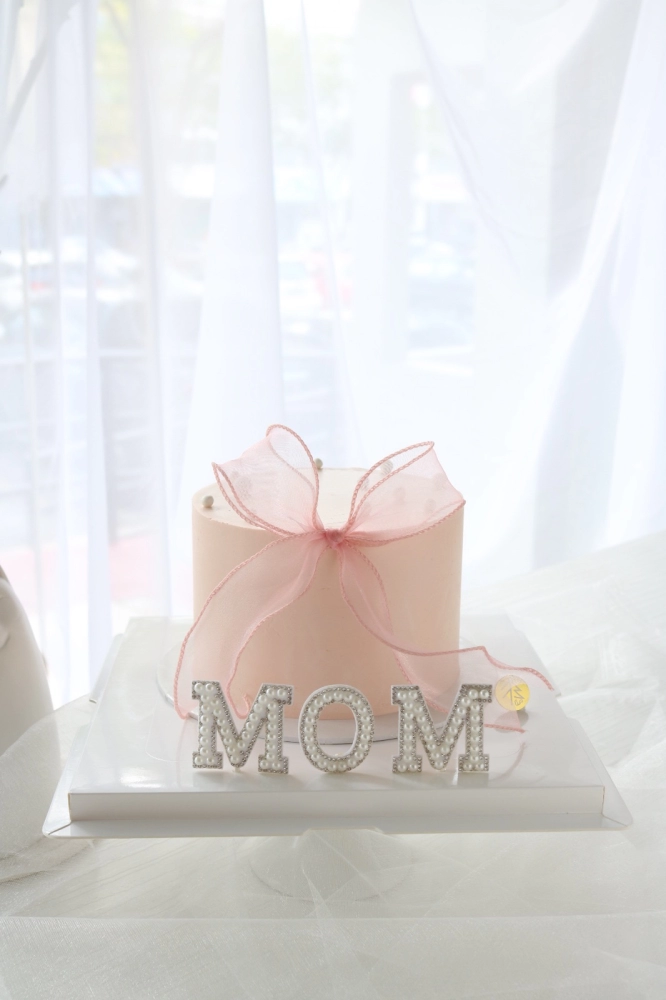 Ribbon Mom Cake