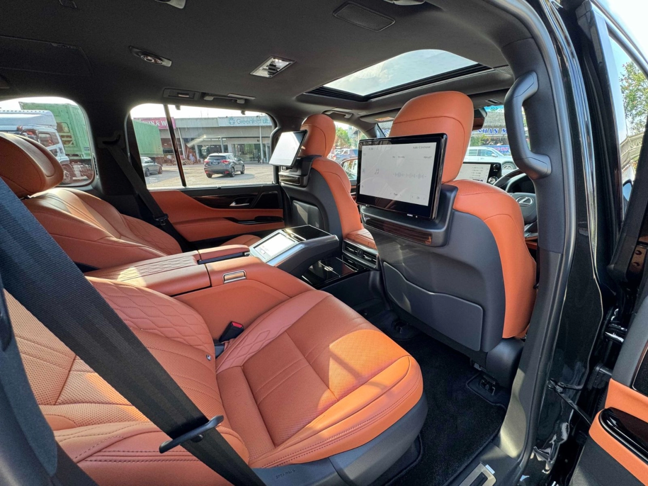 2022 Lexus LX600 ‘𝗘𝗫𝗘𝗖𝗨𝗧𝗜𝗩𝗘’ 𝗝𝗮𝗽𝗮𝗻 𝗦𝗽𝗲𝗰 4 Seater 1k Mileage