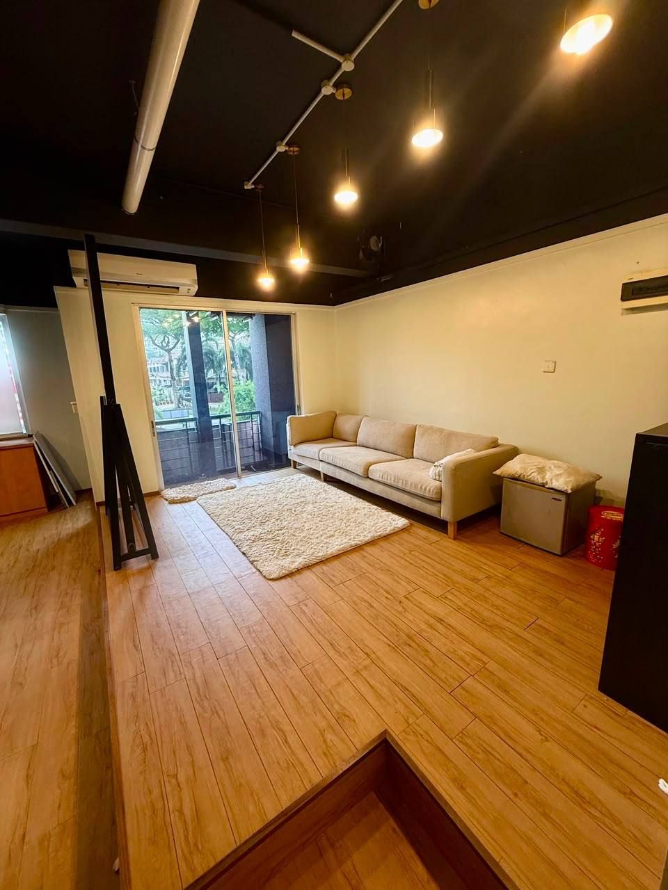 Taman Molek, Jalan Molek @Three storey shoplot FOR RENT