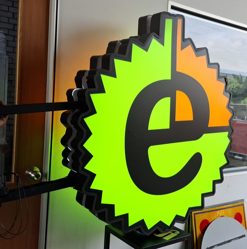 LONG-LASTING TWO-SIDED LIGHTBOX SIGNAGE MAKER IN SENDAYAN, RANTAU & PORT DICKSON