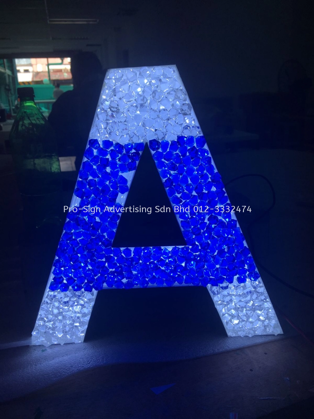 3D RIMLESS FRONT LIT LETTERING