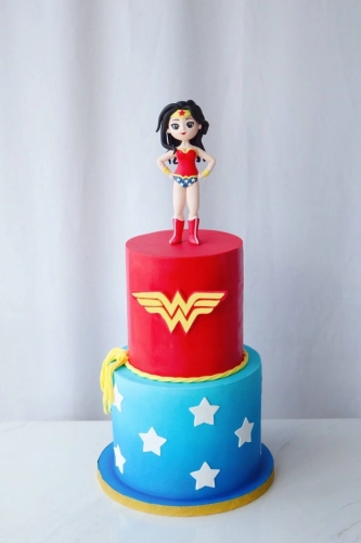 Wonder Woman Cake