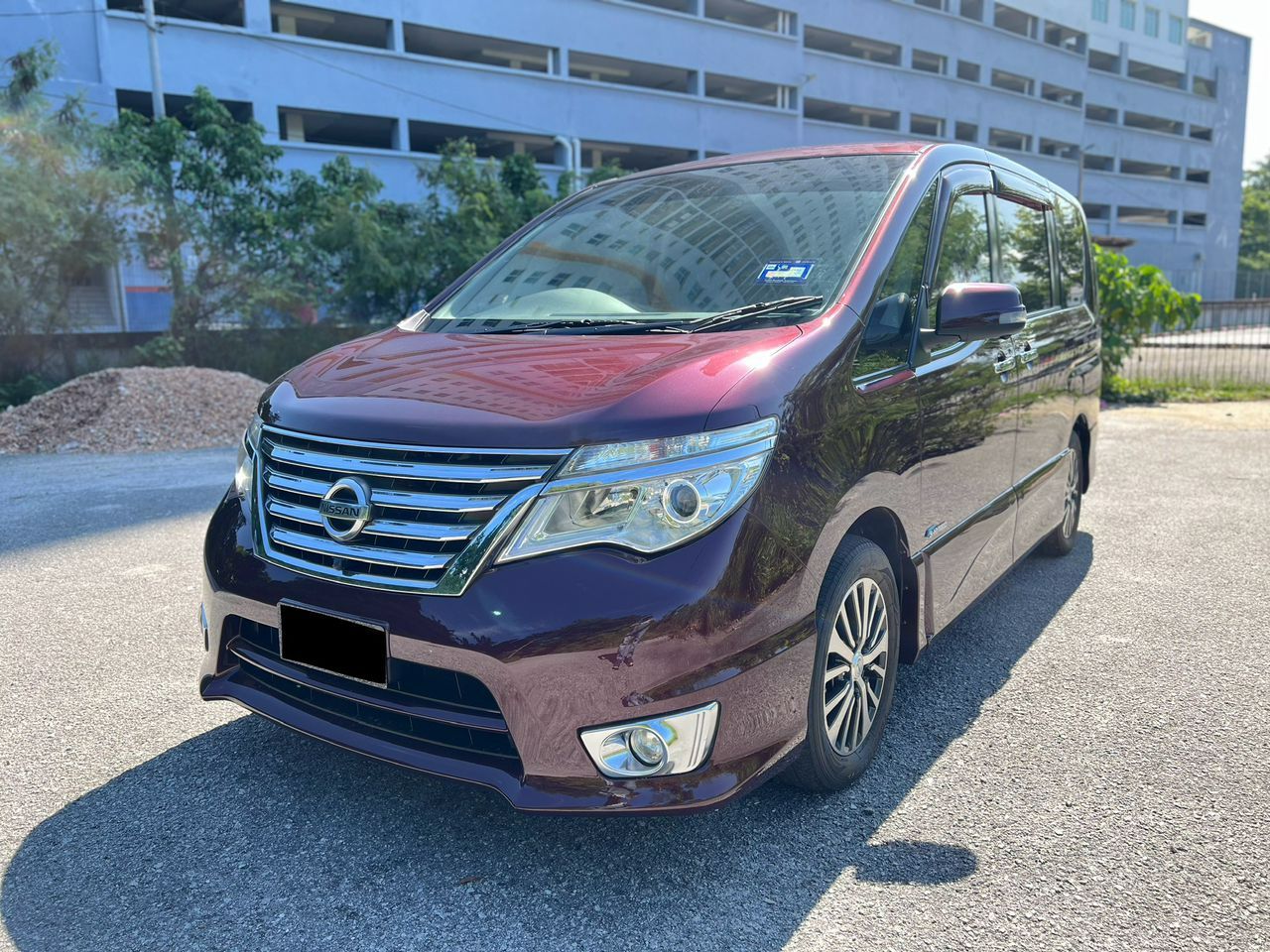 Nissan Serena's Logo