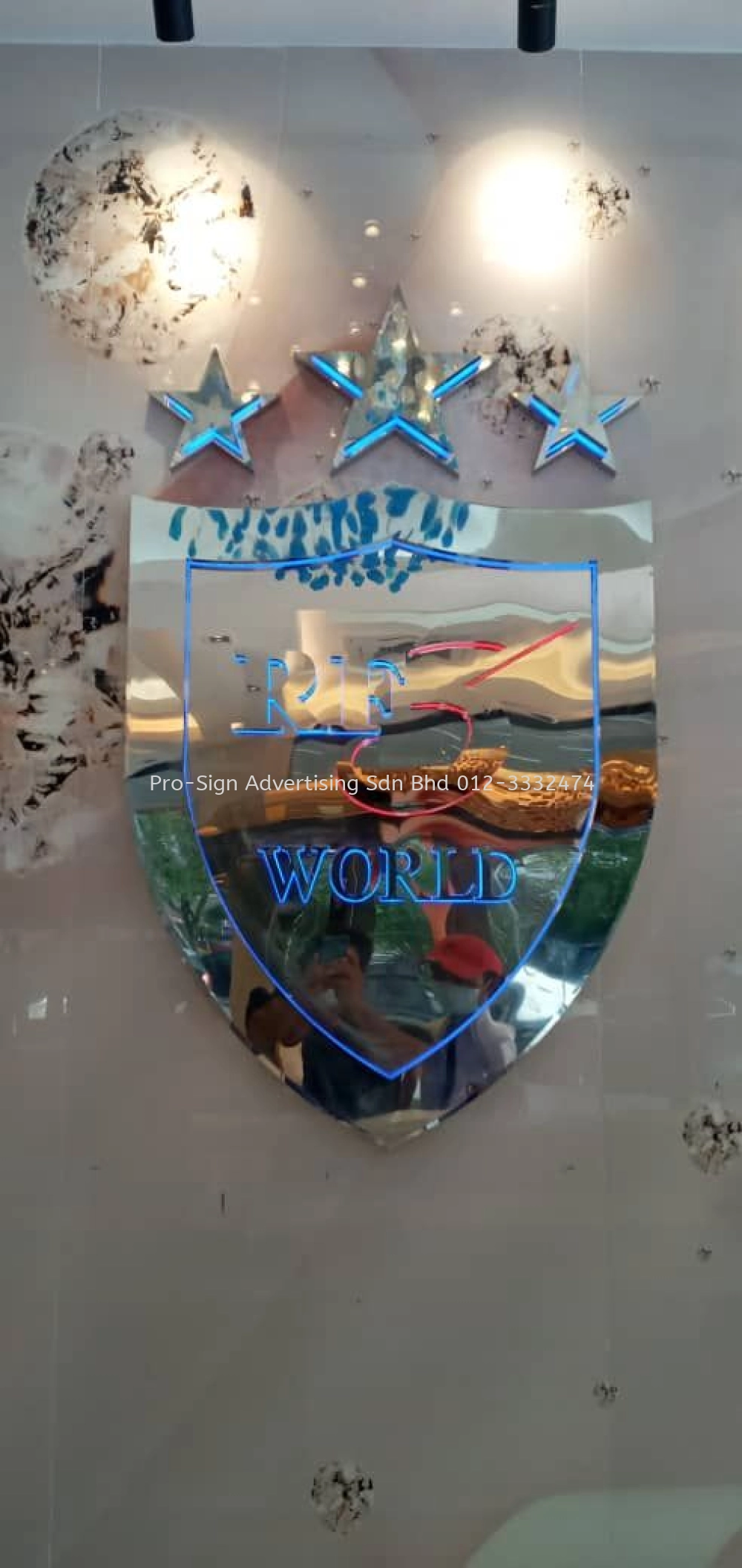 MIRROR STAINLESS STEEL PREMIUM BOX UP LOGO (RF3 WORLD, 2021, PUTRA HEIGHT)