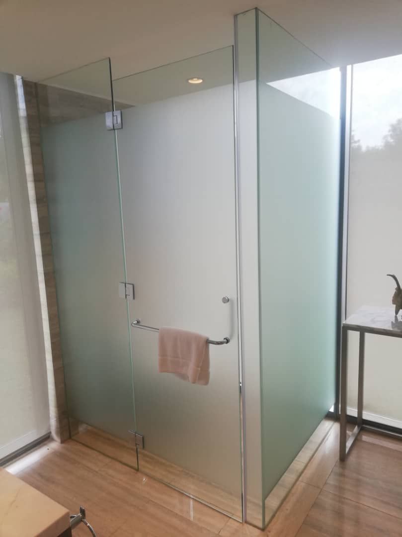 HPG - Shower Screen