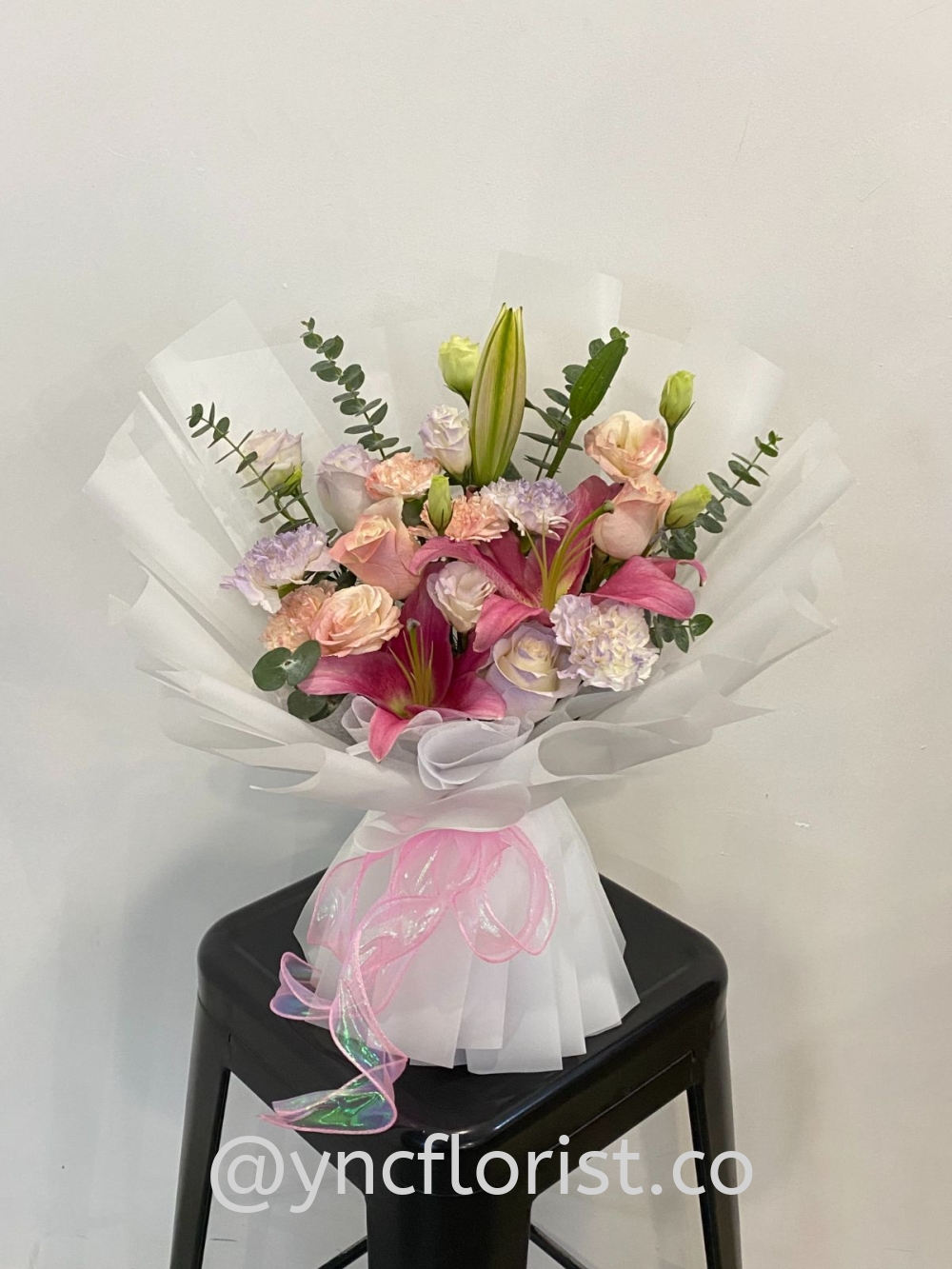 Mix Fresh Lily with Carnation and roses (M)