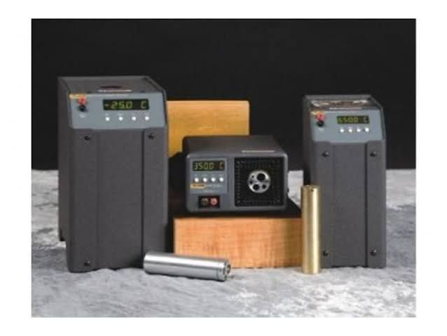 Fluke 9103, 9140 Dry-Well Calibrators & Dry Block Calibrators