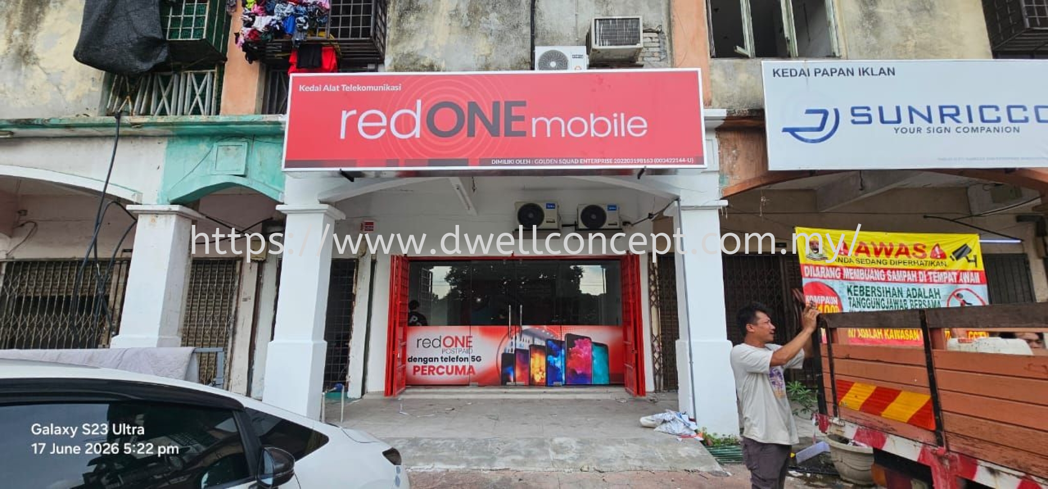 RED ONE LIGHTBOX SIGNBOARD INSTALLATION AT KLANG