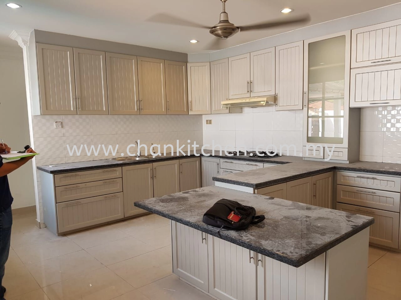 ALUMINIUM KITCHEN CABINET