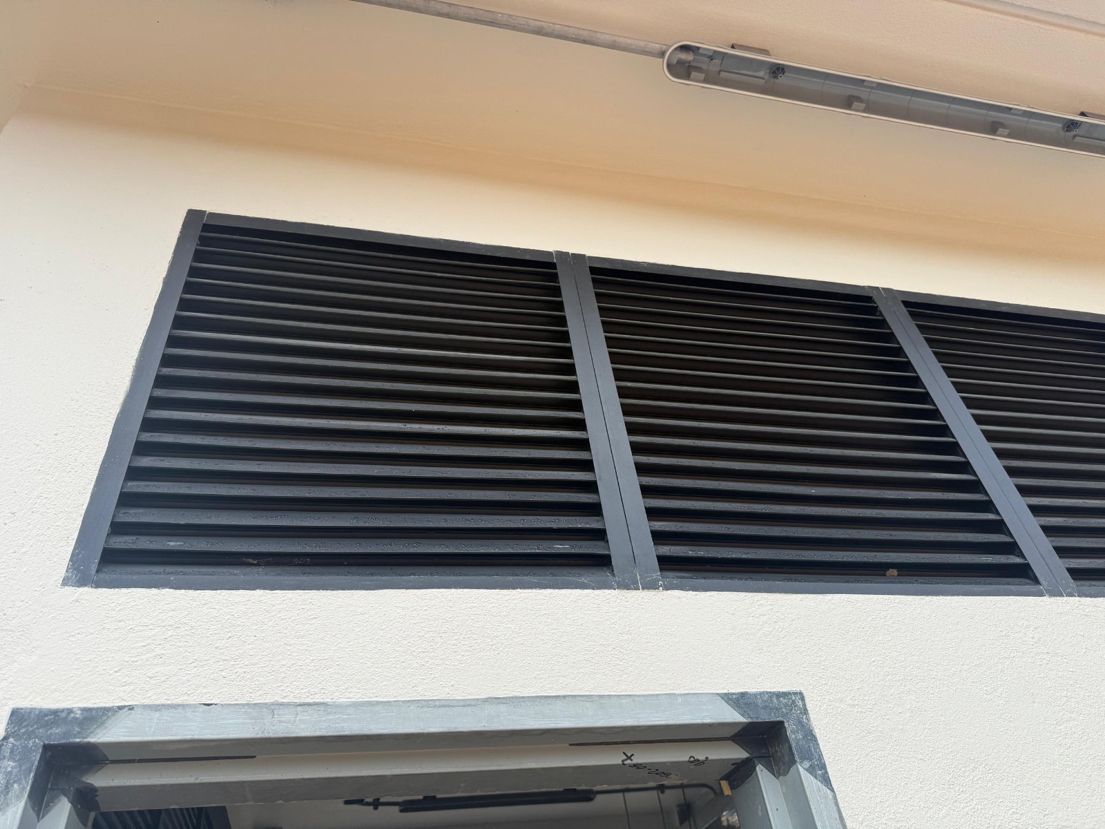 ALUMINIUM DOUBLE BANK LOUVERS