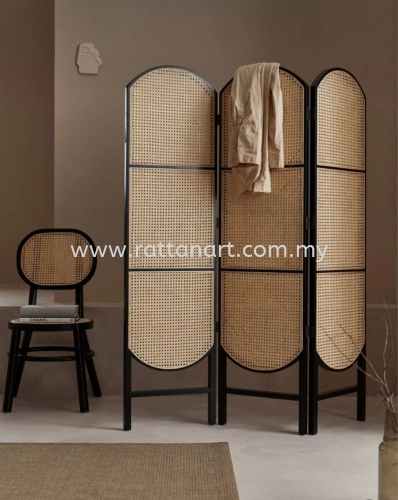 LEANNA. WOODEN PARTITION