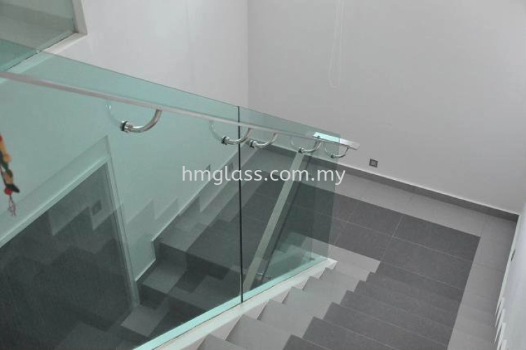 Staircase Glass & Handle