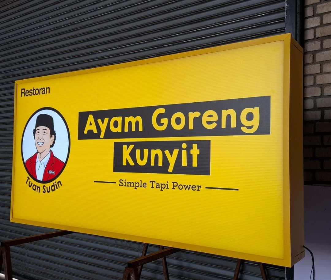 STOREFRONT DISPLAY SOLUTIONS | PREMIUM HIGH BRIGHTNESS LIGHTBOX FABRICATOR IN BUKIT TINGGI, MERU & KAPAR