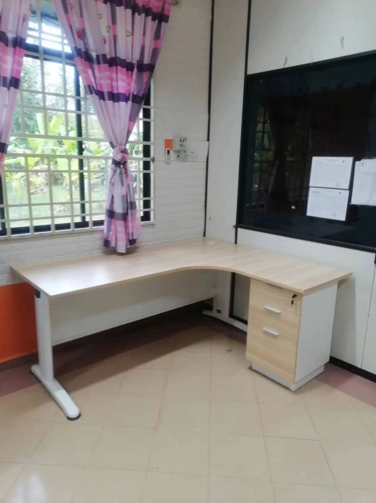 L Shape Executive Manager Office Table | Meja Guru Pejabat Bentuk L | Office Chair Medium Back | Kerusi Pejabat Beroda Cikgu | Modern 3 Seater Office Sofa | Office Furniture | Penang | KL | Perak | Kedah | Pahang | Perlis | Melaka | 