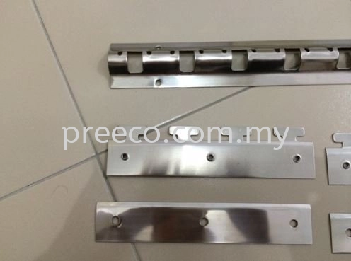 PVC Curtain Hanger