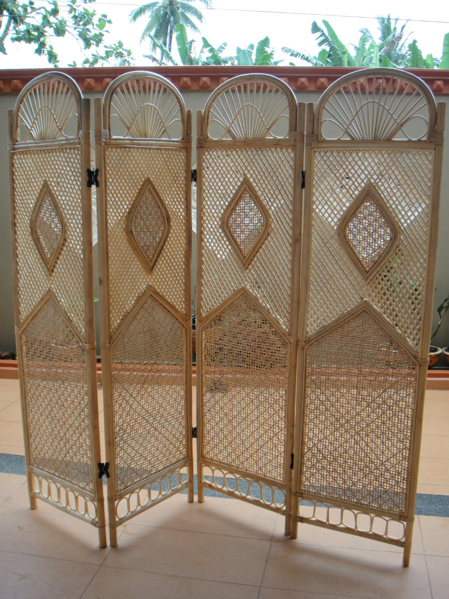 SCR 002 - RATTAN SCREEN DIVIDER