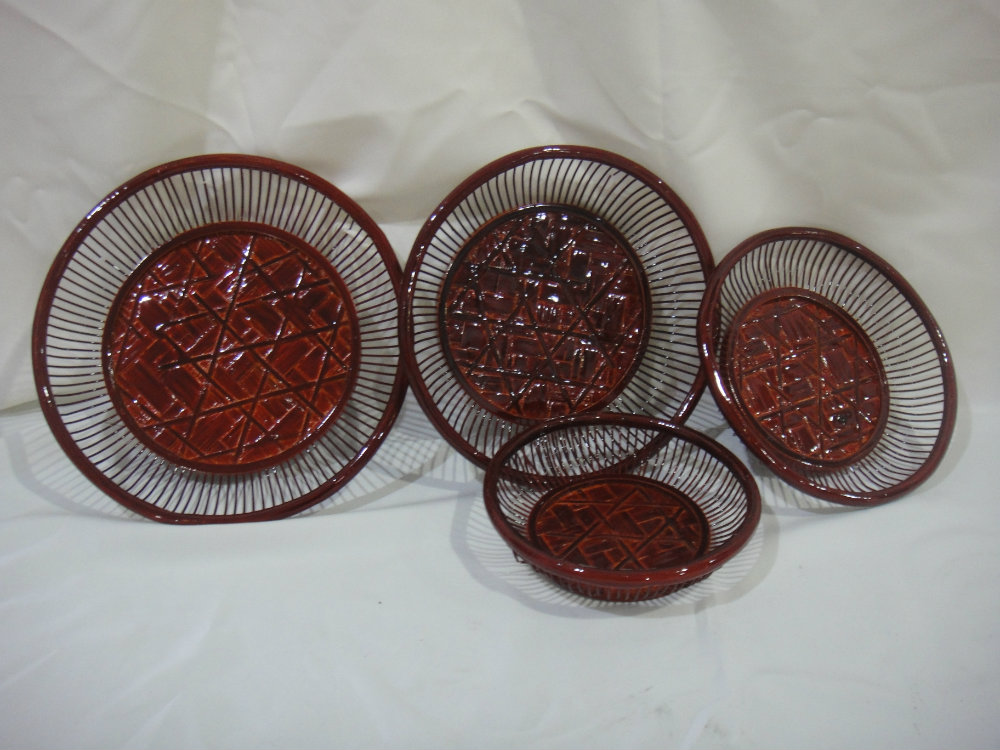 BAS 073 - ROUND BAMBOO RED TRAY ( S ) S/4
