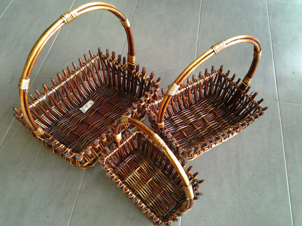 BAS 127 - RECTANGULAR WICKER FRUIT BASKET WITH HANDLE