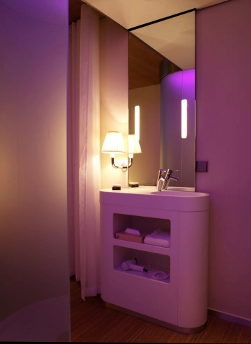 Guestroom Bathroom Lighting (GBL8)