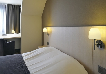 Guestroom Bedside Wall Lamp (GBWL30)