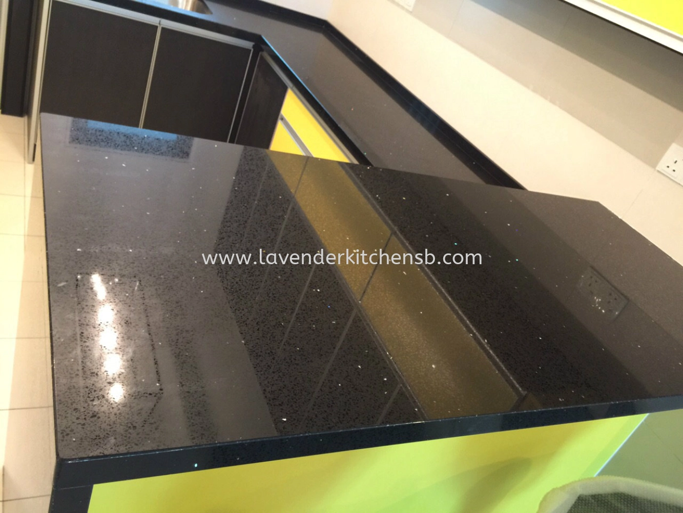 Material Quartz Top