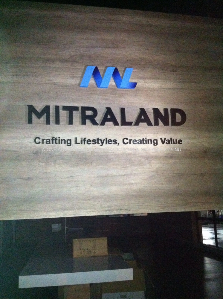 *Mitraland Sales Gallery* Box Up Lettering 