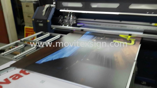 Uv printing mechine in progress n rolling out ftom  the platform 