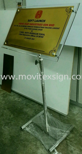 soft l20cm (L) X 15cm (W) X 7mm (Tickness oppning plaque Sign with free standing pole 