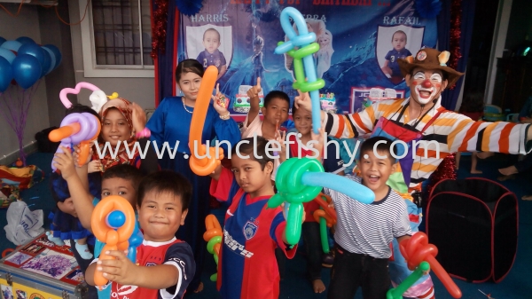 Badut untuk Majlis Perkahwinan Badut untuk Majlis Perkahwinan Singapore, Johor Bahru (JB) Magician, Entertainer, Planner, Comedian | Uncle Fishy Entertainment