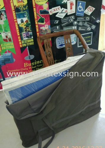 Exibition display board with carry bag fully new size 7ft x 84 (click for more detail)