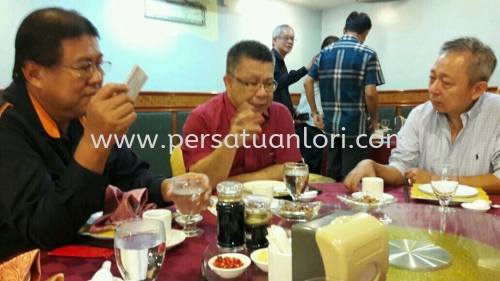 dinner with President (right) & deputy (left) of Gabungan Persatuan Pengangkutan Lori Sabah