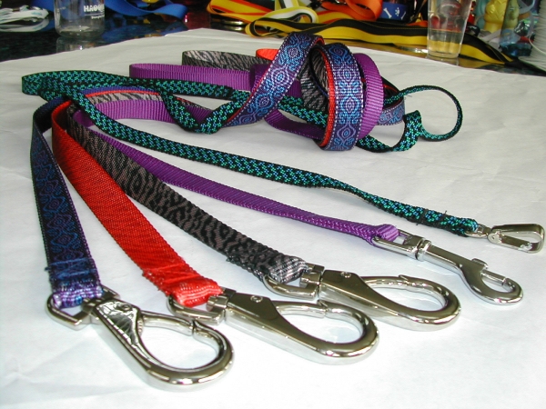  Pet Collars / Leash Value Added Selangor, Kuala Lumpur (KL), Malaysia, Balakong Manufacturer, Supplier, Supply, Supplies | Lian Ngoi Industry Sdn Bhd