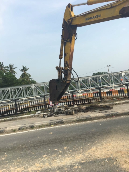  BATU PAHAT BRIDGE DEMOLISH PROJECT PROJECT Malaysia Johor Bahru (JB) Supplier | Sales | Rental | Services  | Kuang Yi Machinery & Trading Sdn Bhd