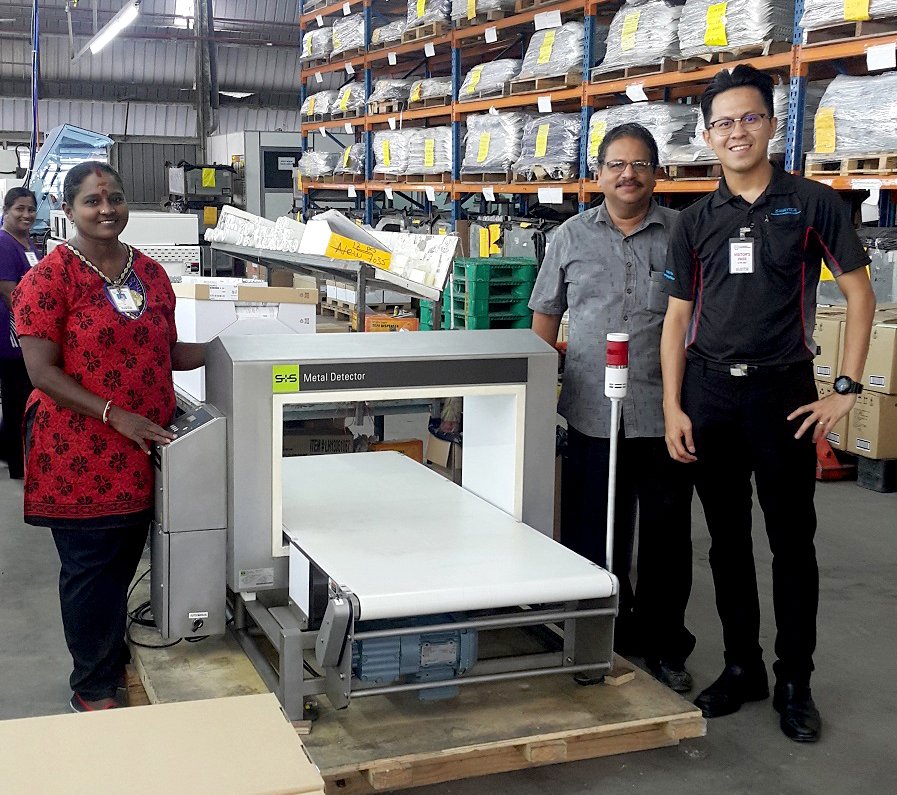 Sesotec Conveyor Metal detector supplied to check on big carton box with content