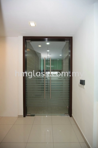 Frameless Glass Door