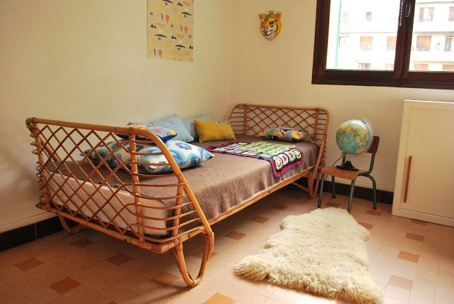 RDB 009 - RATTAN SLEEPING BED