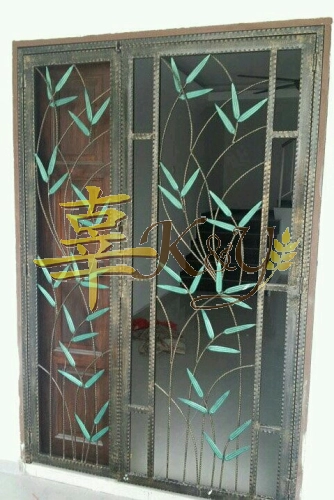 Wrought iron Steel Swing Door with Wrought iron Flowers 