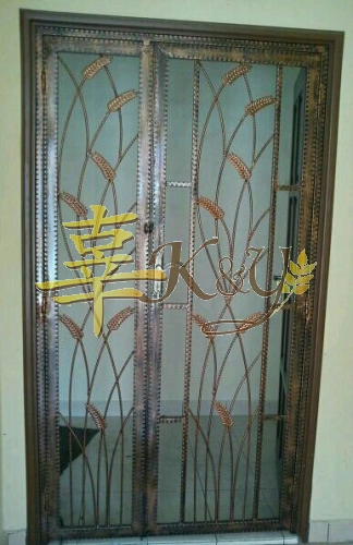 Wrought iron Steel Swing Door with Wrought iron Flowers 