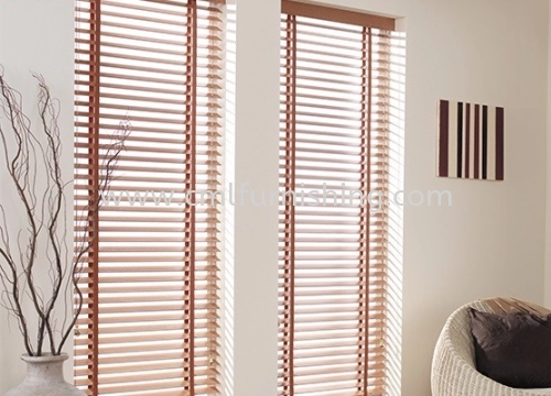 wood-venetian-blind