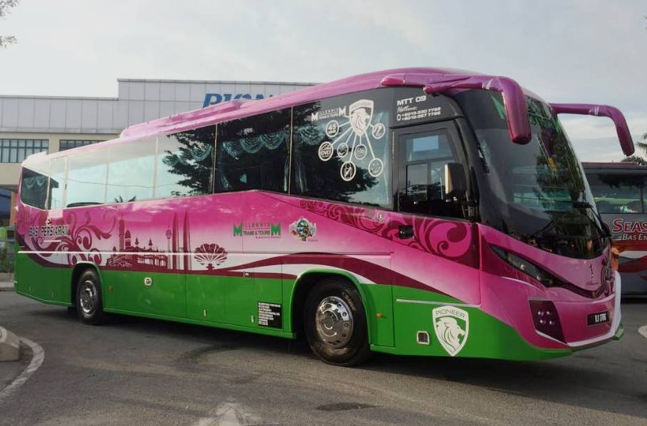 VVIP COACH 31 Seater