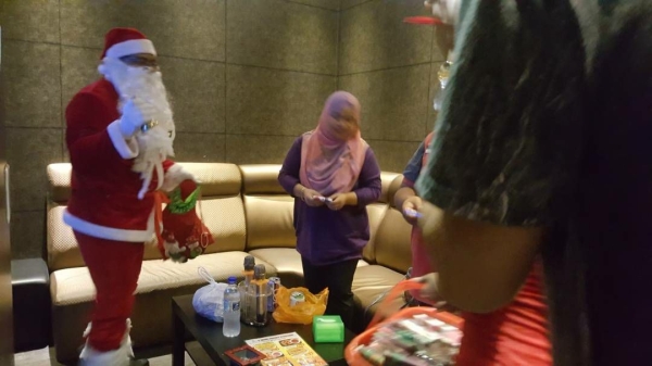 Merry Christmas Merry Christmas Latest Activities Kuala Lumpur (KL), Malaysia, Selangor Entertainment | V KBOX SDN BHD