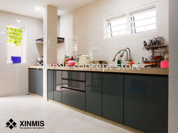 Aluminium kitchen cabinet - Bandar Sri Damansara BATTLESHIP GREY 4G GLASS DOOR Aluminium kitchen cabinet Selangor, Malaysia, Melaka, Kuala Lumpur (KL), Petaling Jaya (PJ), Malim Jaya Supplier, Supply, Design, Services | XINMIS CONCEPT STORE