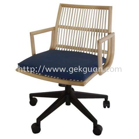 OC 006 - RATTAN OFFICE CHAIR 