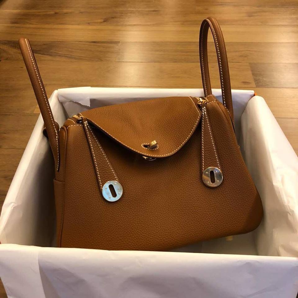 SOLD) Brand New Hermes Lindy 26 Gold Clemence with GHW Stamp A