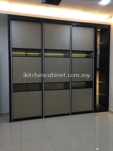 SL11 - Wardrobe with anti jump sliding door